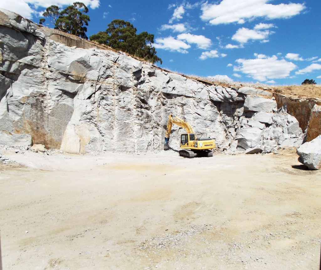 SITE PHOTO: Decorative Stone and Breaking the Toe at Harcourt Quarry in Victoria.