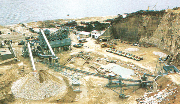 Hong Kong, 450 t.p.h aggregate plant for Anderson, Asia.